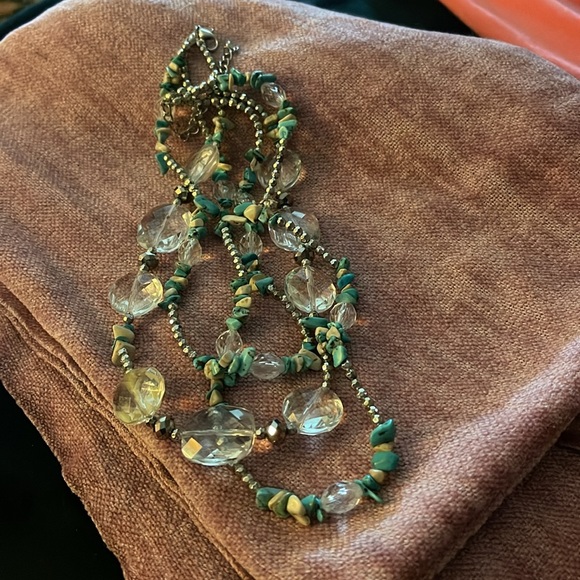 Three strand crystal turquoise chip necklace - Picture 2 of 6